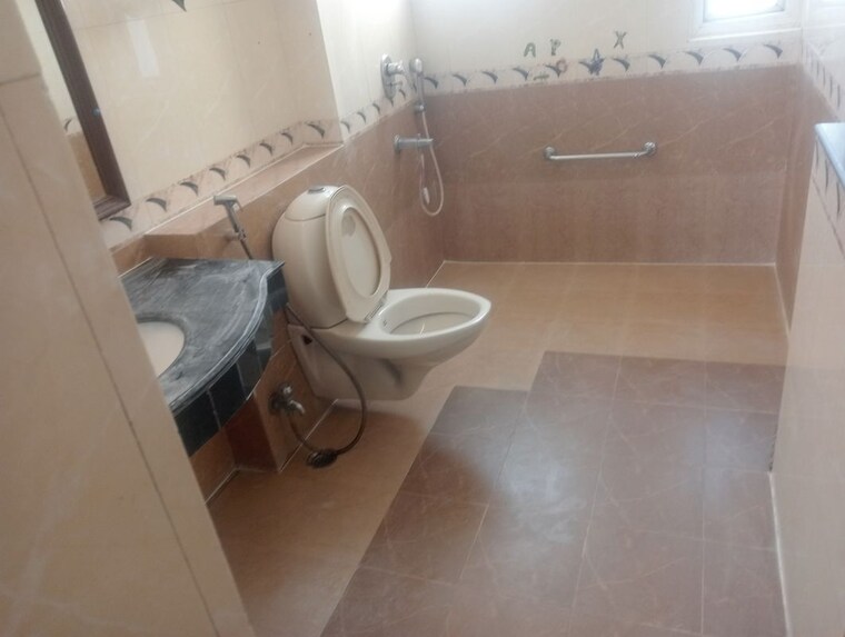 Bathroom, parsvnath-green-ville 3 Bedroom 2153 Sq.Ft. Apartment In Sector 48 Gurgaon 10665712