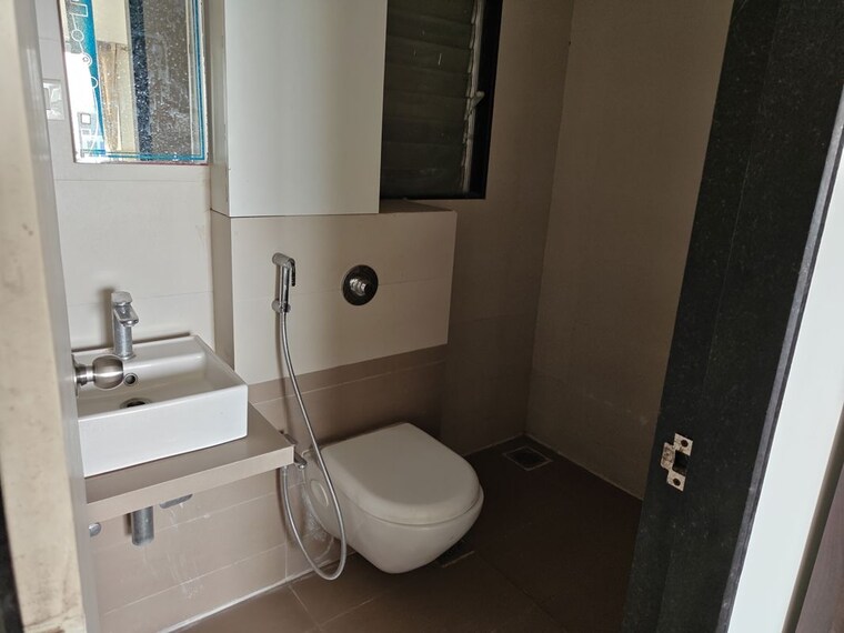 Bathroom, mayfair-the-view 1 RK 364 Sq.Ft. Apartment In Vikhroli West Mumbai 10665755