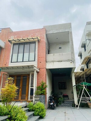 3 BHK Villa – Exterior View View at Thaltej - for Sale