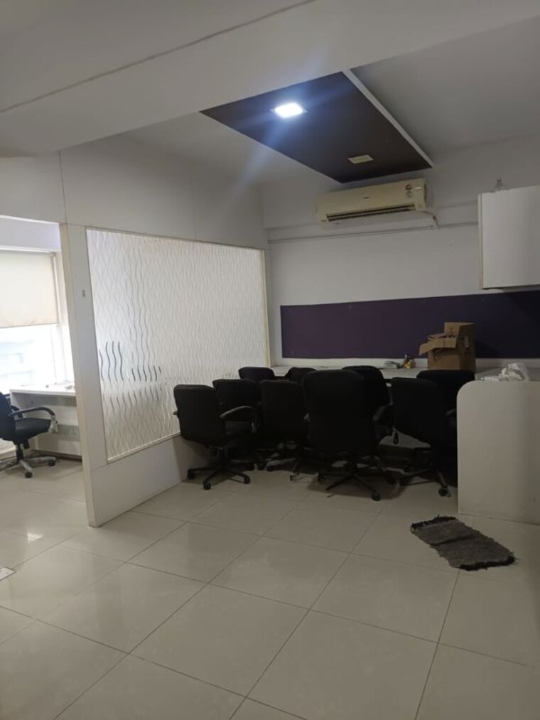 Team Area, titanium-city-centre Commercial Office Space 758 Sq.Ft. In Satellite Ahmedabad 10663867