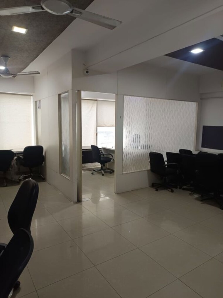 Team Area, titanium-city-centre Commercial Office Space 758 Sq.Ft. In Satellite Ahmedabad 10663867