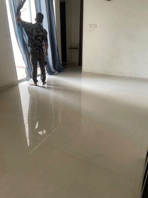 Room in 2 BHK Apartment at Ravinanda Skylights, Wagholi – for Rent
