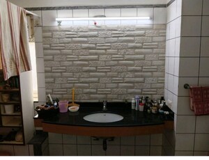 Bathroom in 4 BHK Apartment at Central Park I, Sector 42 – for Rent