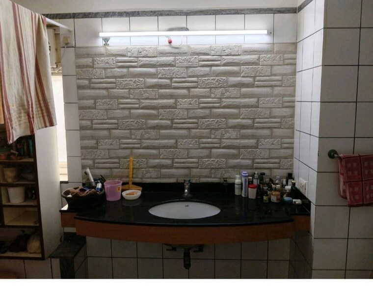 Bathroom, central-park-i 4 Bedroom 2439 Sq.Ft. Apartment In Sector 42 Gurgaon 10665597