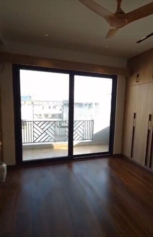 Room in 4 BHK Apartment at Aradhya Homes, Sector 67a – for Rent