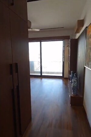 Room in 4 BHK Apartment at Aradhya Homes, Sector 67a – for Rent