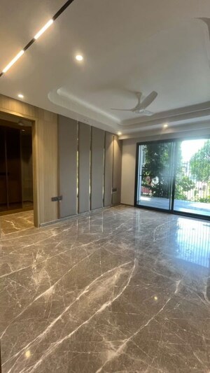 3 BHK Apartment For Sale in DLF The Ultima, Sector 81