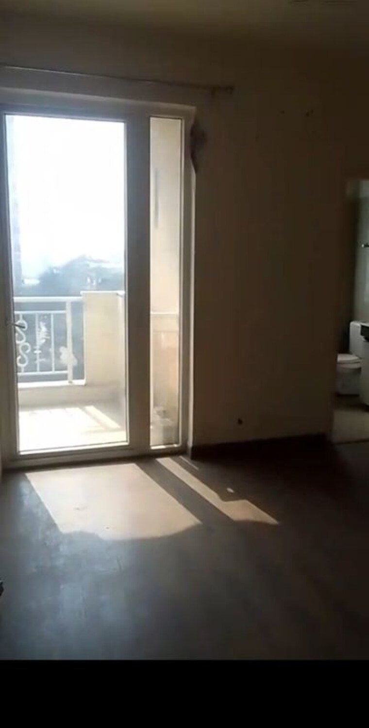 Room, emaar-palm-hills 3 Bedroom 1450 Sq.Ft. Apartment In Sector 77 Gurgaon 10665820