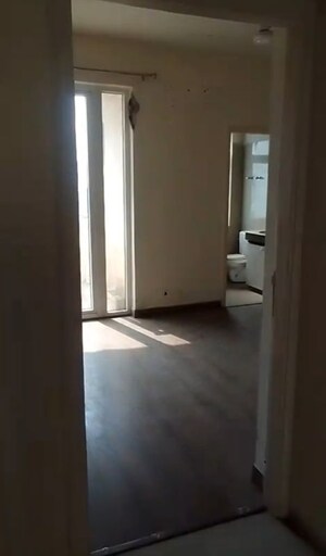 Room in 3 BHK Apartment at Emaar Palm Hills, Sector 77 – for Rent