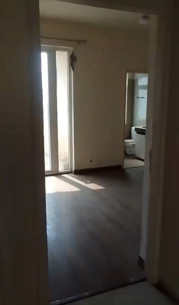 Room, emaar-palm-hills 3 Bedroom 1450 Sq.Ft. Apartment In Sector 77 Gurgaon 10665820
