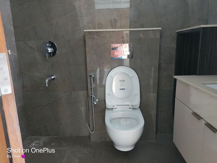 Bathroom, ansal-sushant-lok-i 3 Bedroom 1935 Sq.Ft. Builder Floor In Sector 43 Gurgaon 10665818