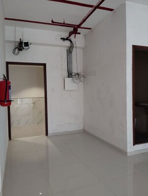 Room in  Office Space at Kalpataru Summit, Mulund West – for Sale