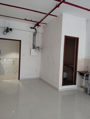 Room in  Office Space at Kalpataru Summit, Mulund West – for Sale