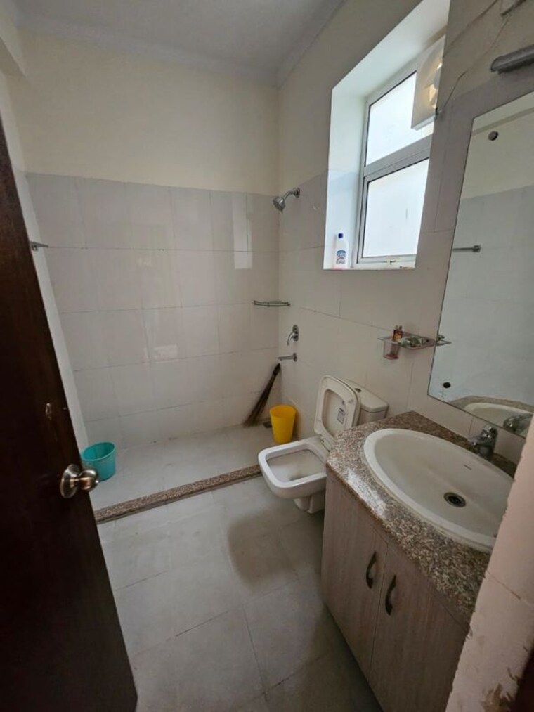 Bathroom, omaxe-new-chandigarh 3 Bedroom 1670 Sq.Ft. Apartment In North Mullanpur Chandigarh 10665824