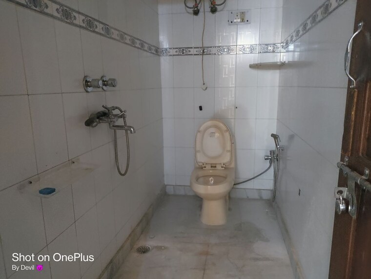 Bathroom, sushant lok i 2 Bedroom 1350 Sq.Ft. Builder Floor In Sushant Lok I Gurgaon 10665855