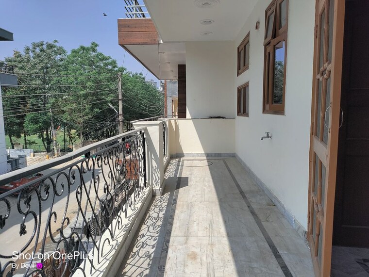 Balcony, sushant lok i 2 Bedroom 1350 Sq.Ft. Builder Floor In Sushant Lok I Gurgaon 10665855
