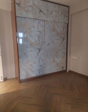 Room in 3 BHK Apartment at Signature Global City 63A, Sector 63a – for Rent