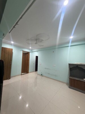 Room in 1 BHK Apartment at Palm Residency Chhatarpur, Chattarpur – for Rent