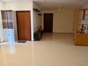Room in 3 BHK Apartment at Aurobindo The Regent, Kondapur – for Rent