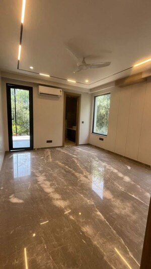 Room in 3 BHK Apartment at DLF Regal Gardens, Sector 90 – for Sale