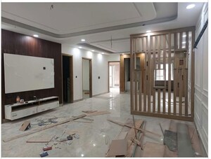 Living Room in 3 BHK Builder Floor at Sector 81 – for Rent