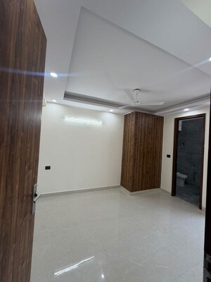 Room in 3 BHK Builder Floor at Chattarpur – for Rent