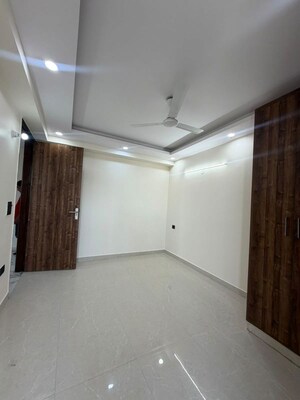 Room in 3 BHK Builder Floor at Chattarpur – for Rent