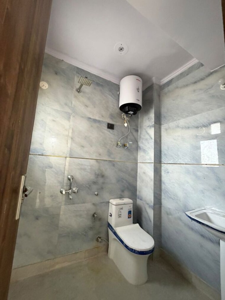 Bathroom, palm-residency-chhatarpur 1 Bedroom 450 Sq.Ft. Apartment In Chattarpur Delhi 10665886