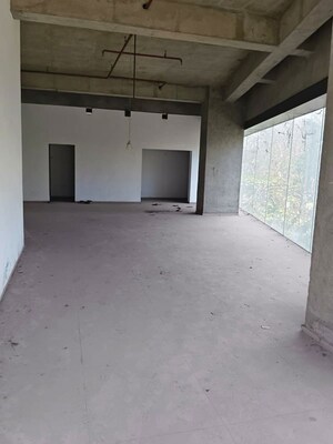 Room in  Showroom at Sushil Nagar Society – for Rent