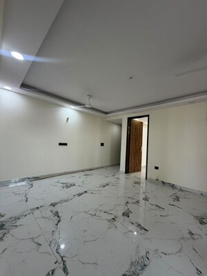 Room in 3 BHK Builder Floor at Chattarpur – for Rent