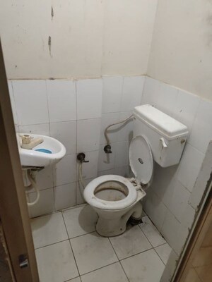 Bathroom in  Shop at Gota – for Rent
