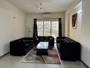 Living Room in 3 BHK Apartment at Sector 20 – for Rent