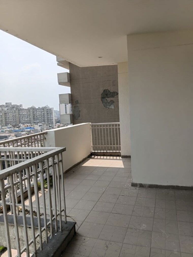 Balcony, gazipur 3 Bedroom 1885 Sq.Ft. Apartment In Gazipur Zirakpur 10665892