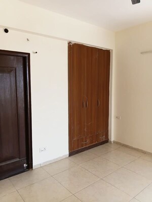 Room in 3 BHK Apartment at Gazipur – for Sale