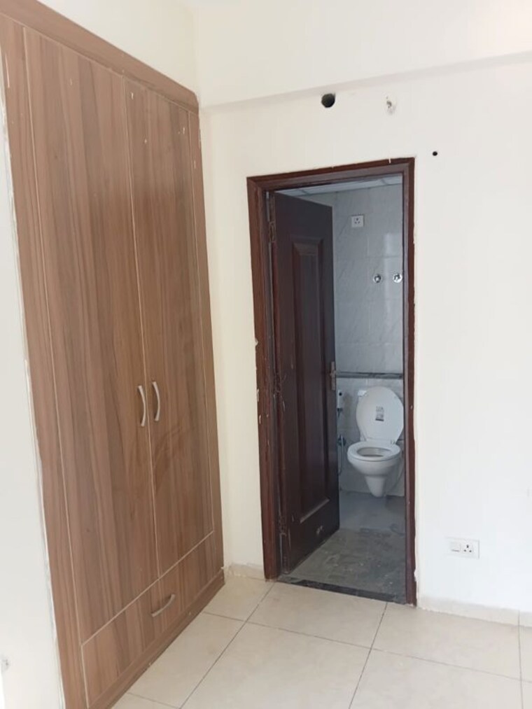 Bathroom, gazipur 3 Bedroom 1885 Sq.Ft. Apartment In Gazipur Zirakpur 10665892
