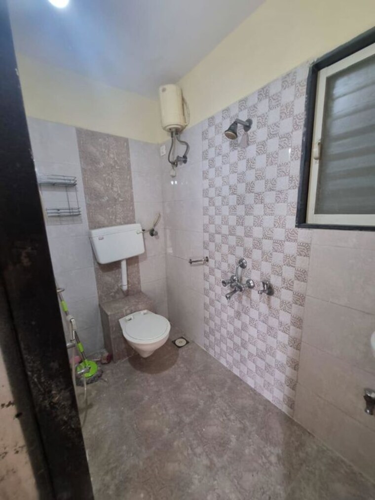 Bathroom, thane west 4 Bedroom 1300 Sq.Ft. Villa In Thane West Thane 10666023
