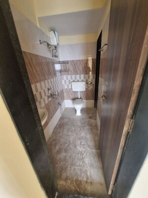 Bathroom in 4 BHK Villa at Thane West – for Rent