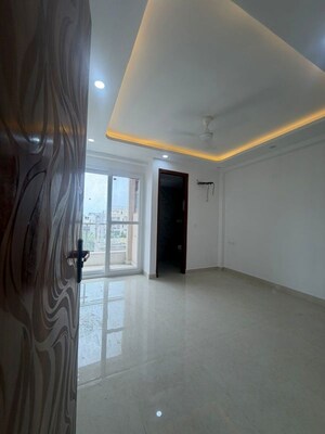 Room in 3 BHK Apartment at Palm Residency Chhatarpur, Chattarpur – for Rent