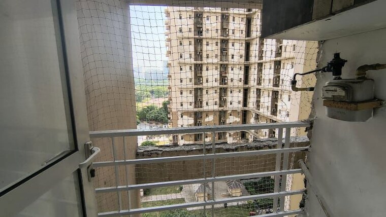 Balcony, paras-tierea 3 Bedroom 1285 Sq.Ft. Apartment In Sector 137 Noida 10666045