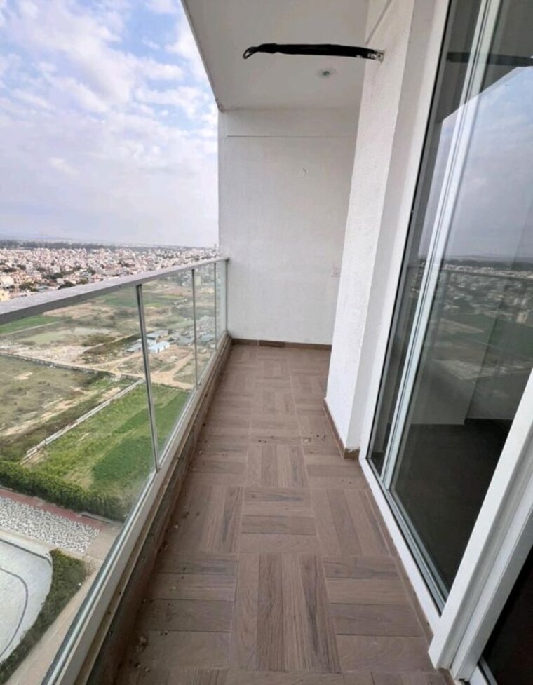 Balcony, chandigarh airport 3 Bedroom 1950 Sq.Ft. Apartment In Chandigarh Airport Chandigarh 10666095