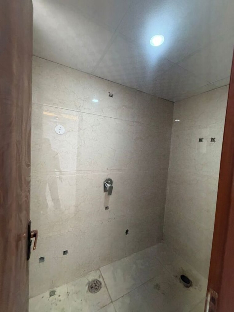 Bathroom, palm-residency-chhatarpur 2 Bedroom 850 Sq.Ft. Apartment In Chattarpur Delhi 10666107
