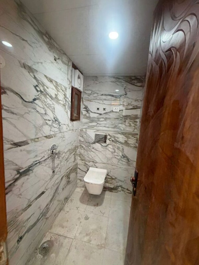 Bathroom, palm-residency-chhatarpur 2 Bedroom 850 Sq.Ft. Apartment In Chattarpur Delhi 10666107