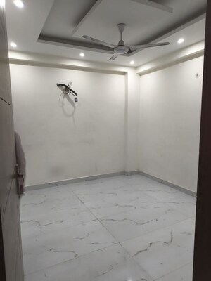 Room in 3 BHK Builder Floor at Chattarpur – for Rent