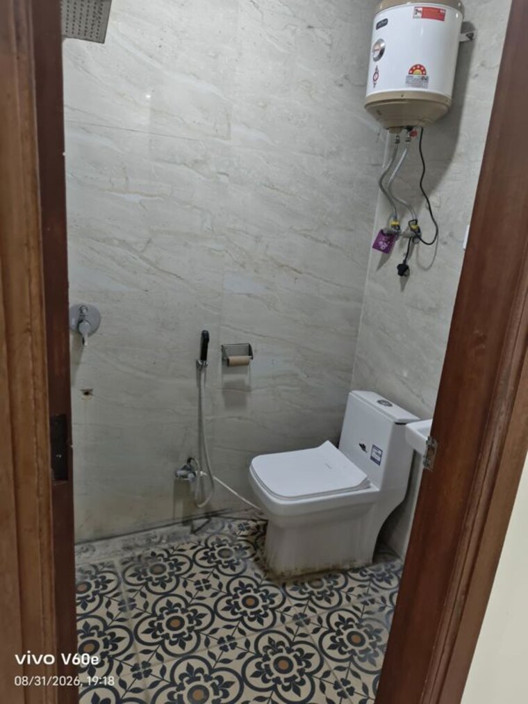 Bathroom, chattarpur 3 Bedroom 1300 Sq.Ft. Builder Floor In Chattarpur Delhi 10666136