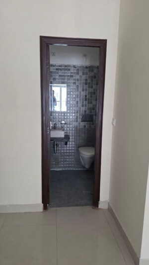 Attached Bathroom in 3 BHK Apartment at Shimla Bypass Road – for Rent