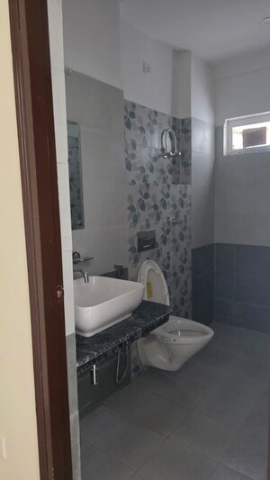 Bathroom in 3 BHK Apartment at Shimla Bypass Road – for Rent