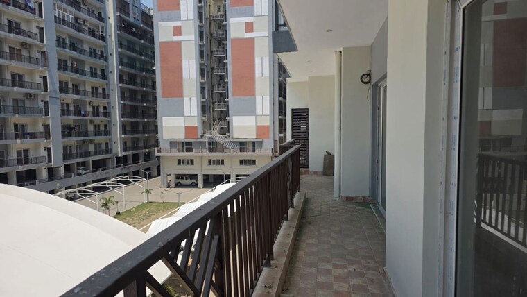 Balcony, shimla bypass road 3 Bedroom 2000 Sq.Ft. Apartment In Shimla Bypass Road Dehradun 10666149