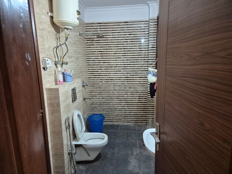 Bathroom, chattarpur 4 Bedroom 1950 Sq.Ft. Builder Floor In Chattarpur Delhi 10666207
