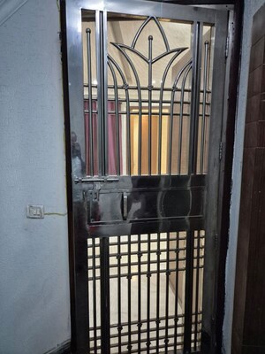 4 BHK Builder Floor – Entrance View at Chattarpur - for Rent