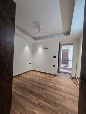 Room in 1 BHK Builder Floor at Saket – for Sale